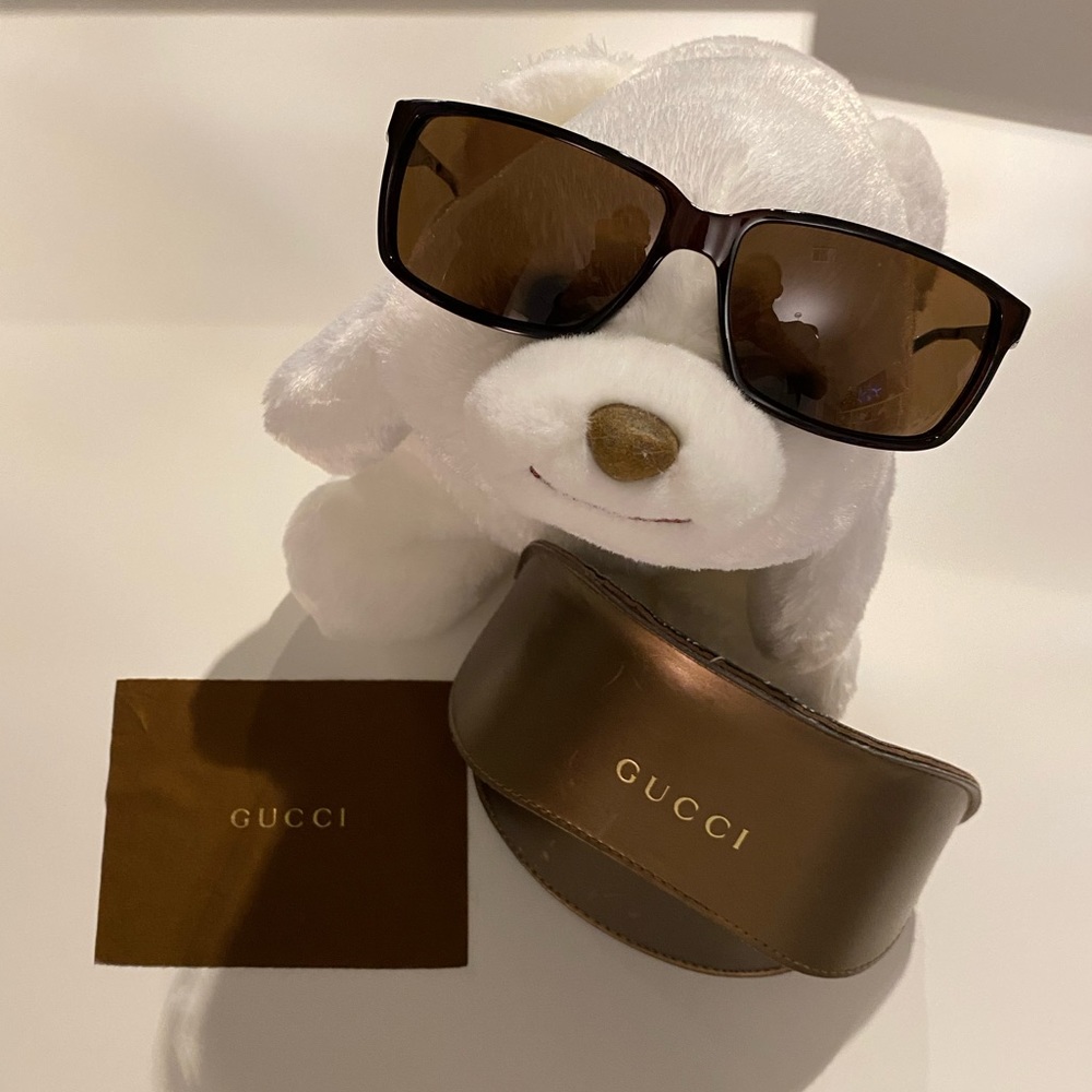 Gucci shades (🐻 not included!)